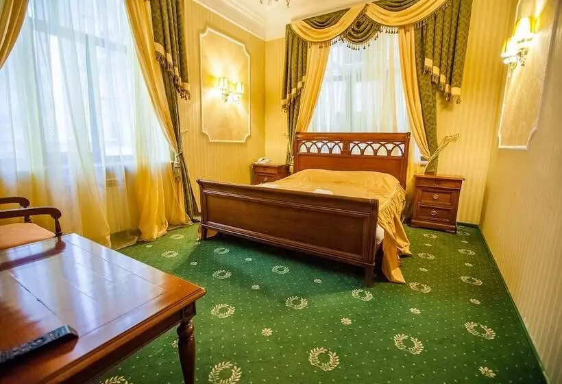 هتل Dombay Palace