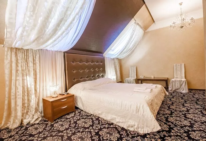 هتل Dombay Palace