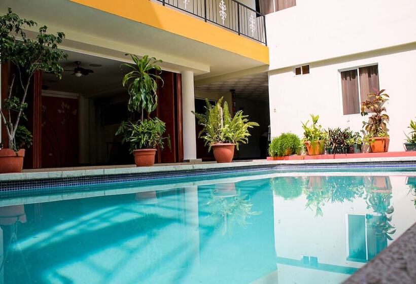 فندق Windsor Plaza