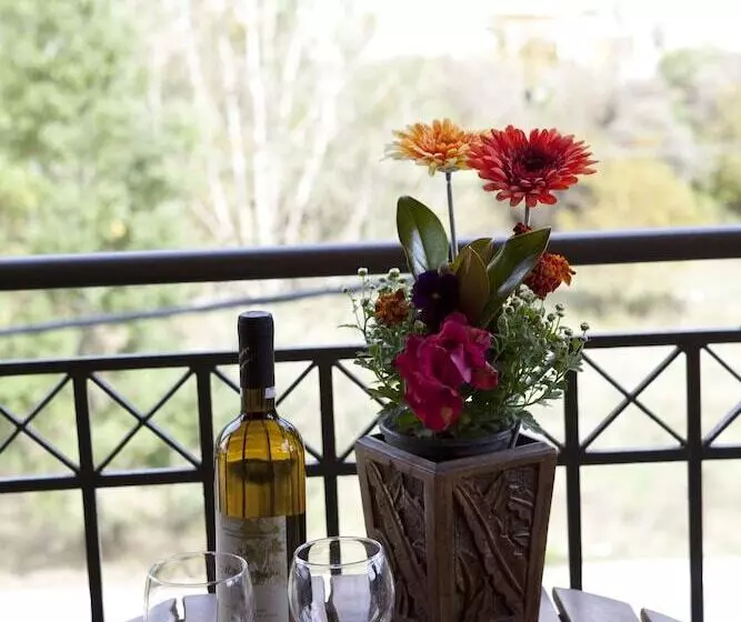 Majatalo Agnantio Studios & Suites