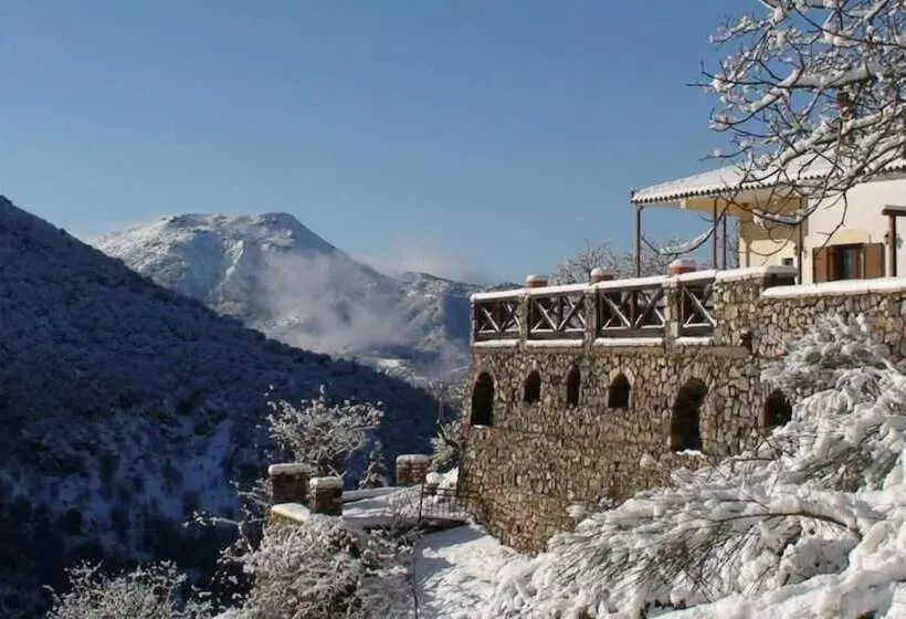 Majatalo Agnantio Studios & Suites