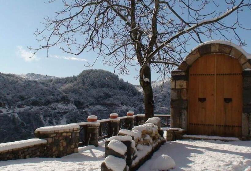 膳宿费 Agnantio Studios & Suites