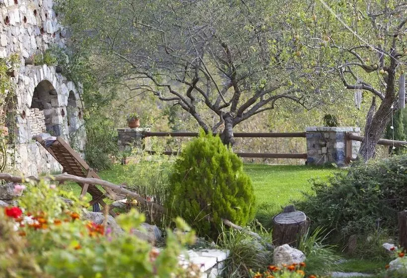 Majatalo Agnantio Studios & Suites