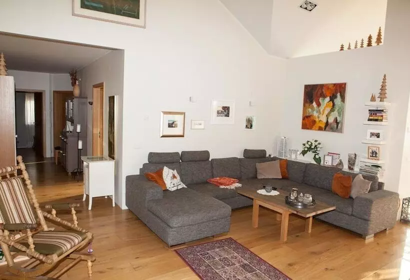پانسیون Great View Guesthouse   Jódísartún 4