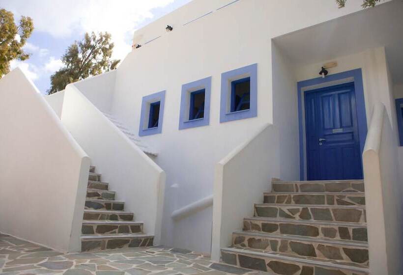 Vardes Hotel Studios