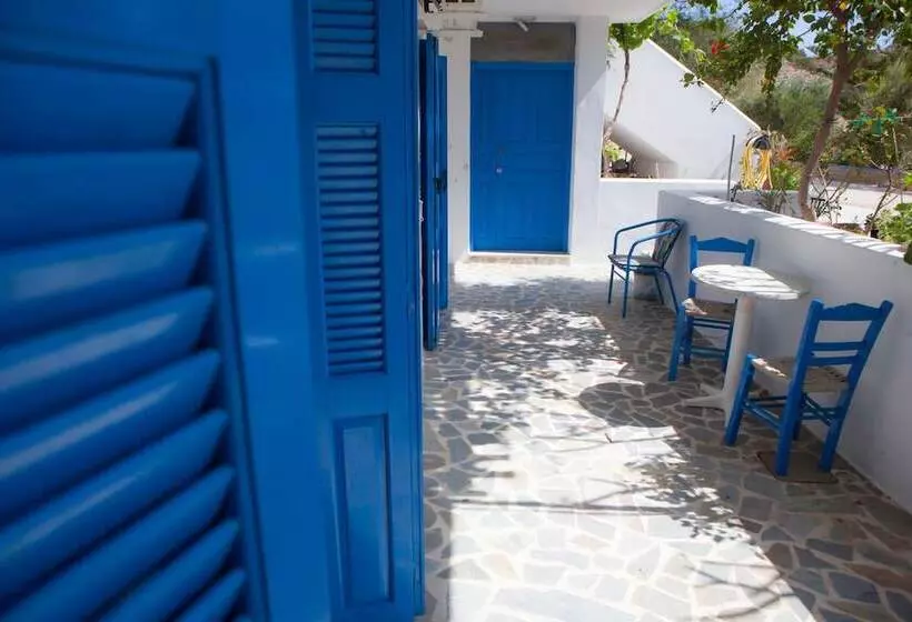 Vardes Hotel Studios