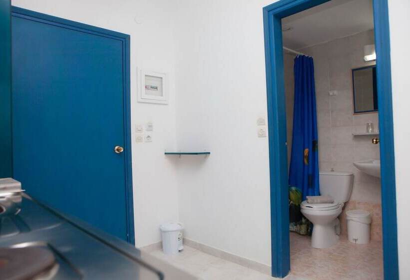 Vardes Hotel Studios