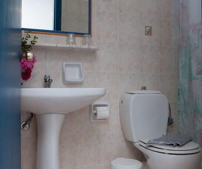 Vardes Hotel Studios