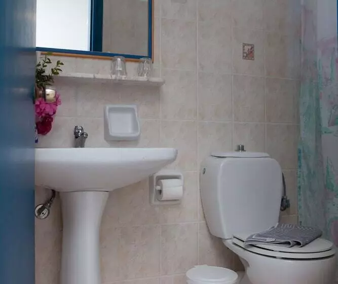 Vardes Hotel Studios