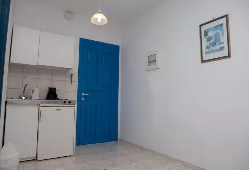 Vardes Hotel Studios