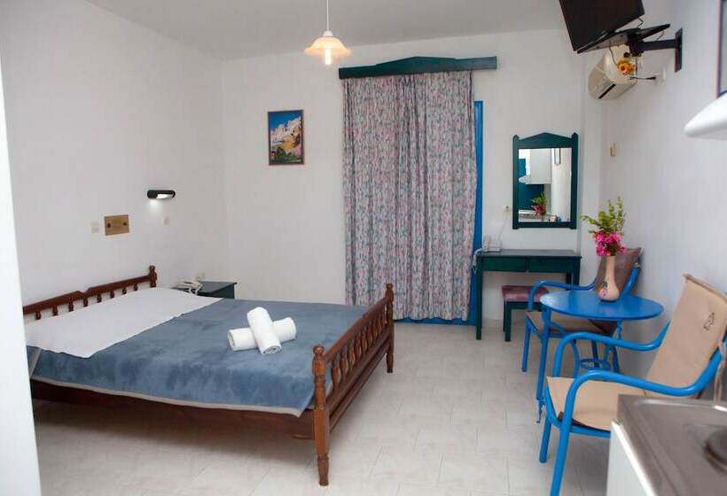 Vardes Hotel Studios