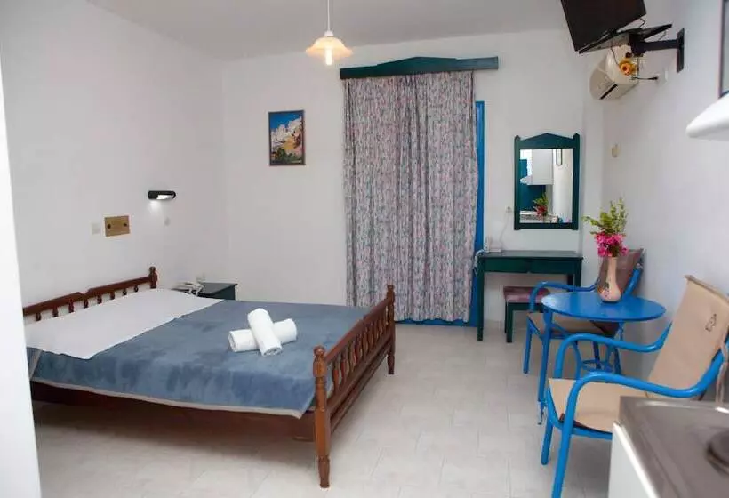 Vardes Hotel Studios