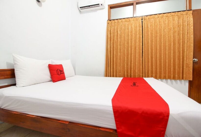 בית מלון כפרי Reddoorz Plus Near Alun Alun Selatan