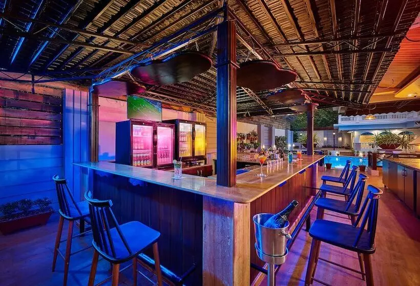 Hotelli Ziva Suites   A Boutique