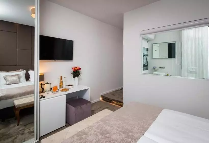 Pensió Dream Luxury Rooms