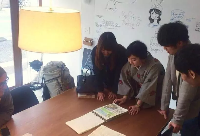 Tomarigi Hostel Cafe Bar