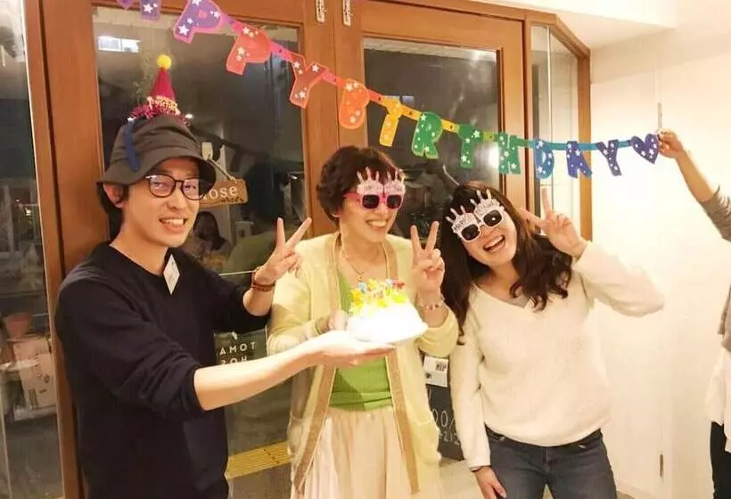 Tomarigi Hostel Cafe Bar