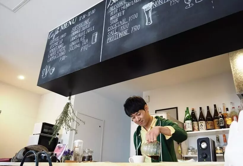 Tomarigi Hostel Cafe Bar