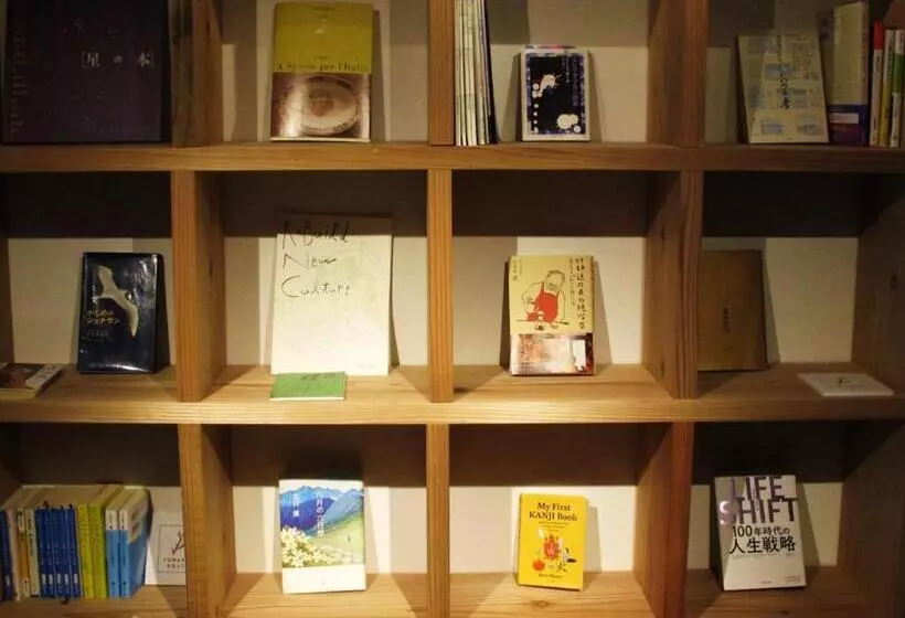 Tomarigi Hostel Cafe Bar