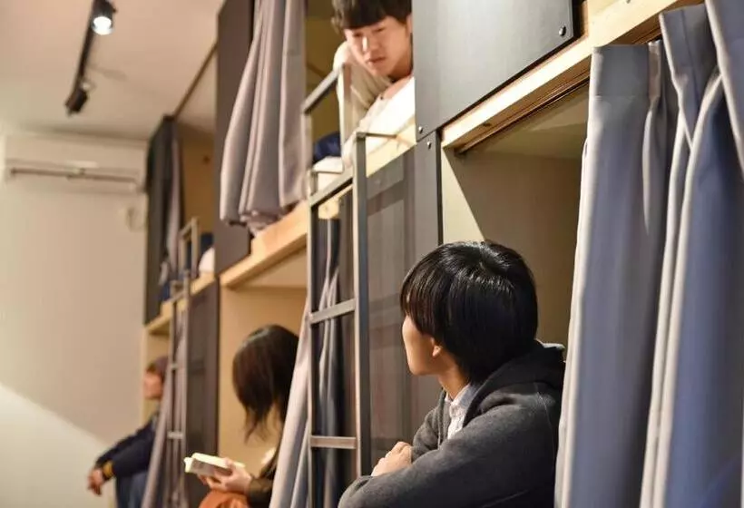 Tomarigi Hostel Cafe Bar