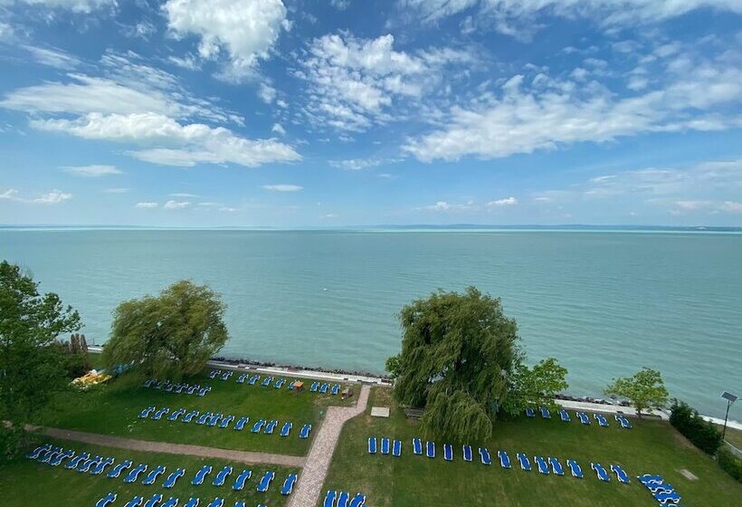 Világos Hotel Balatonvilágos