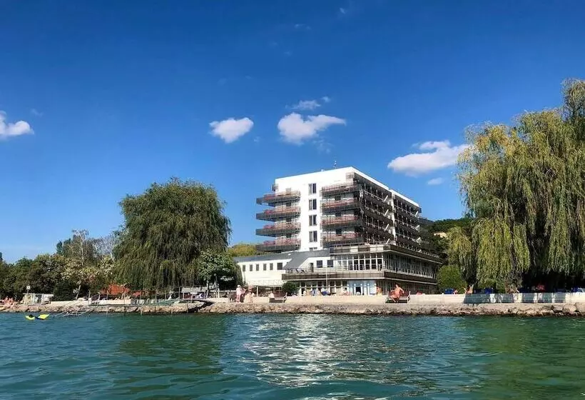 Világos Hotel Balatonvilágos