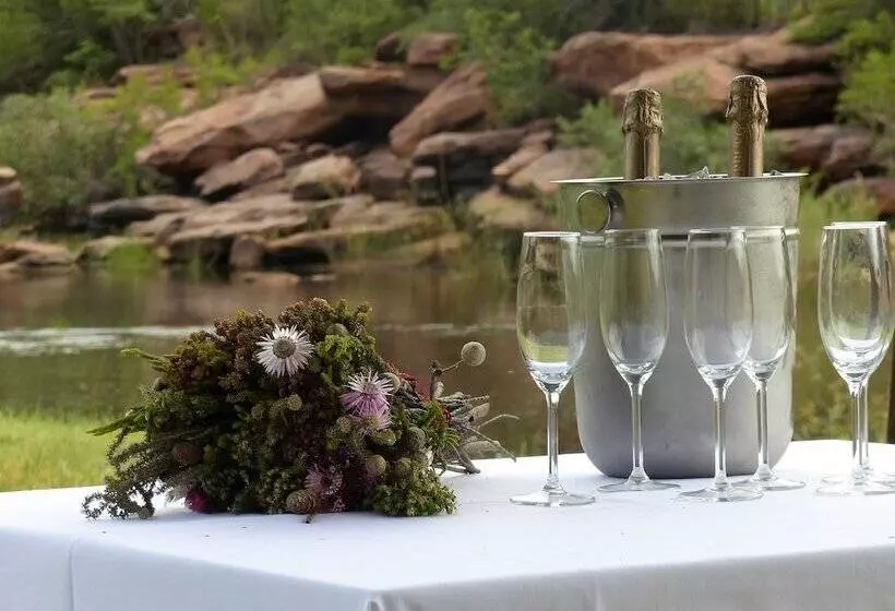 Hotelli Kaingo Game Reserve