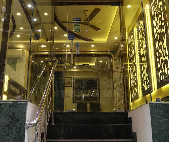 ホテル Pink City By Comfort Rooms