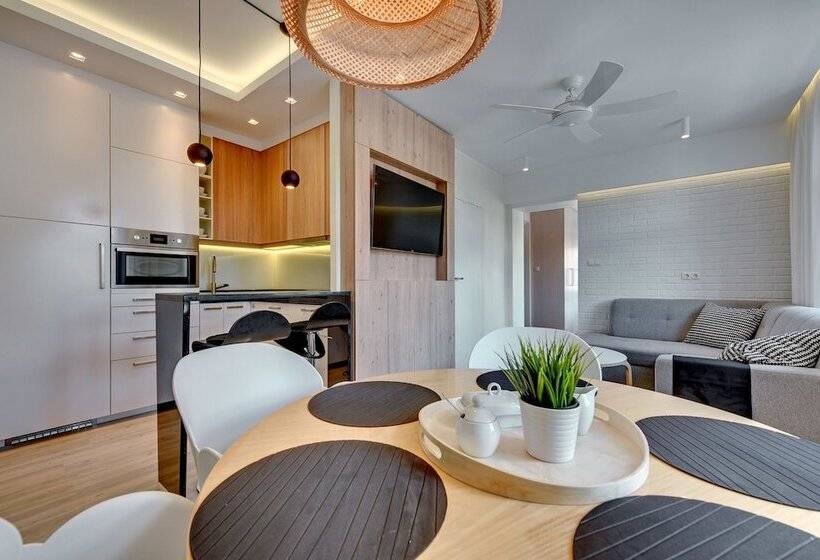 Lion Apartments Nemo Family House 3 Min From The Beach