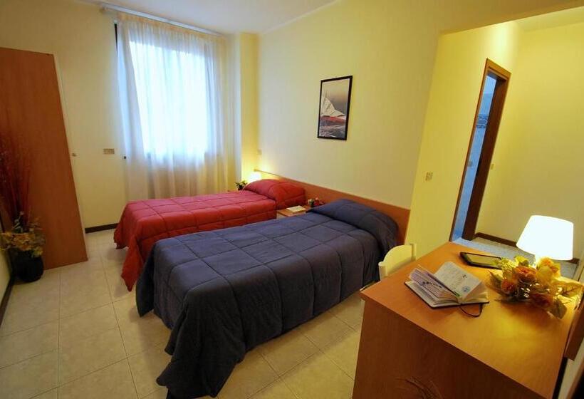 بنسيون Il Piccolo Golf