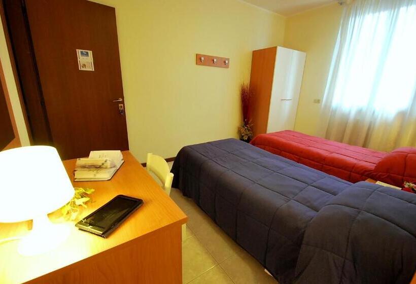 بنسيون Il Piccolo Golf