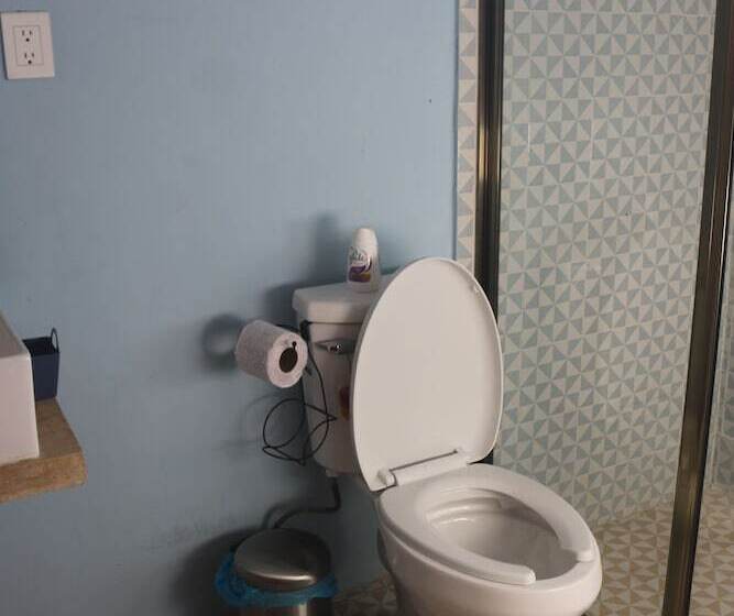 Szálló Hostal Tunich Naj &