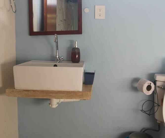 Szálló Hostal Tunich Naj &