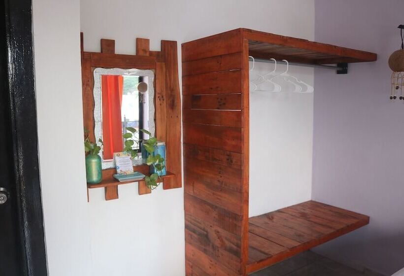 Szálló Hostal Tunich Naj &