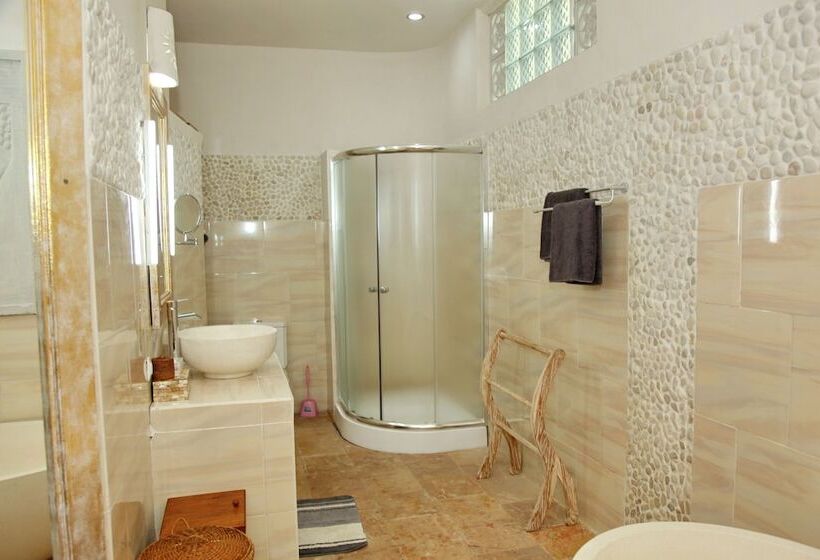 Hotel Felicianas Resort