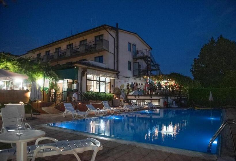 ホテル Stazione Sul Lago Di Iseo