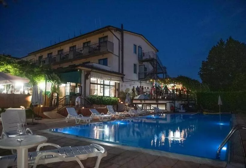 Hotelli Stazione Sul Lago Di Iseo