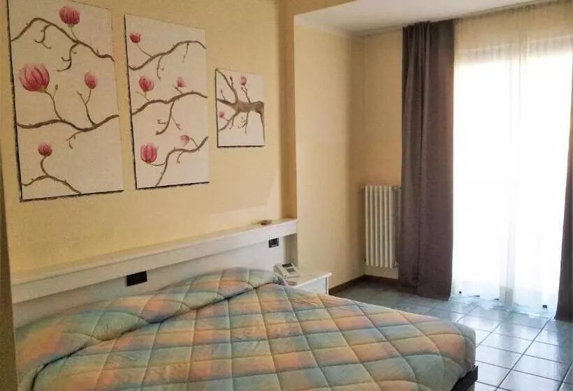 Hotelli Stazione Sul Lago Di Iseo