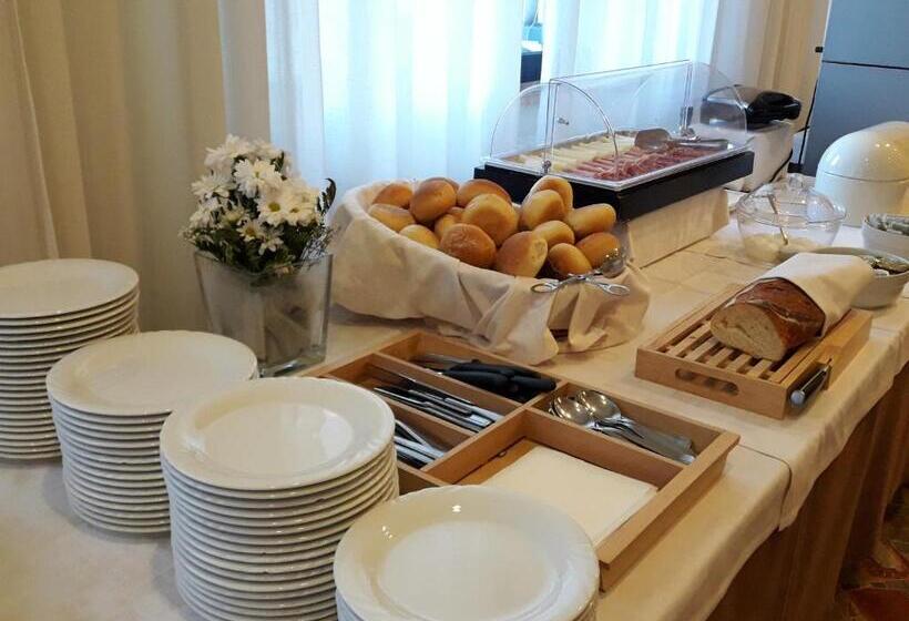 ホテル Stazione Sul Lago Di Iseo