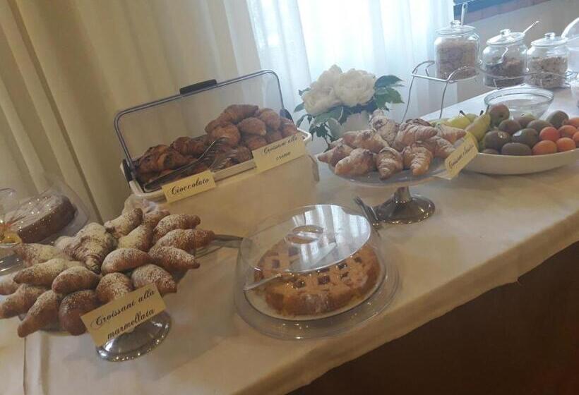 ホテル Stazione Sul Lago Di Iseo