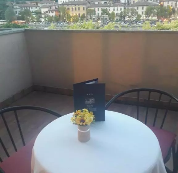 Hotelli Stazione Sul Lago Di Iseo