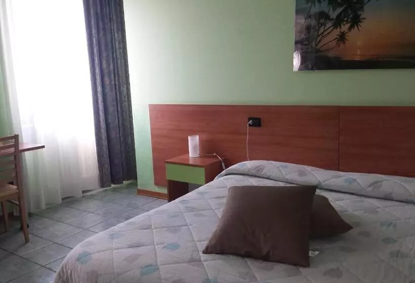 Hotelli Stazione Sul Lago Di Iseo