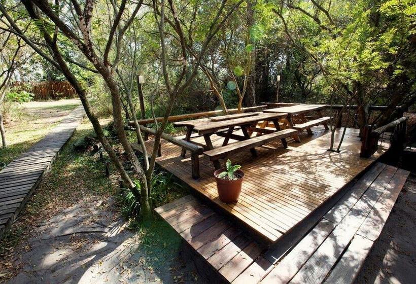 בית מלון כפרי Triton Dive Lodge