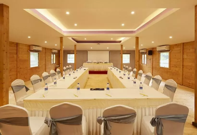 Lomakeskus Sterling Anaikatti