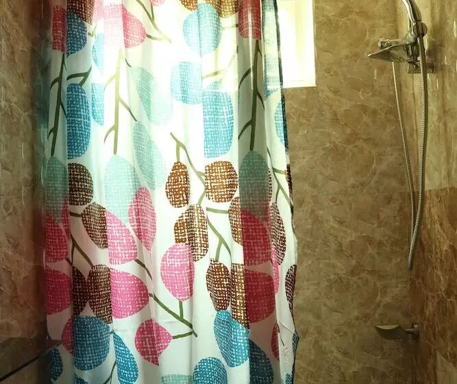 Retkeilymaja Ea Apartelle Metro Vigan