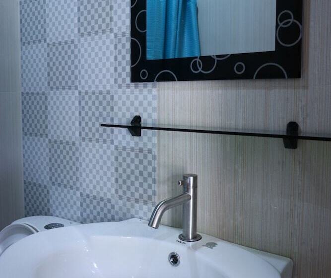 فندق صغير Ea Apartelle Metro Vigan