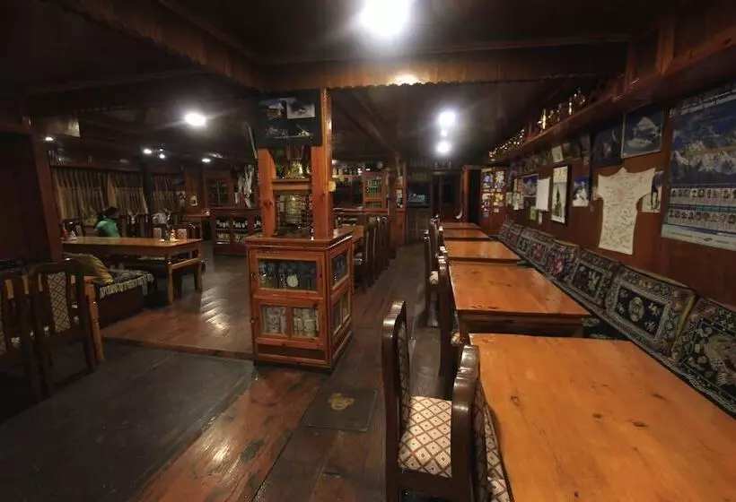 هتل Himalayan Lodge