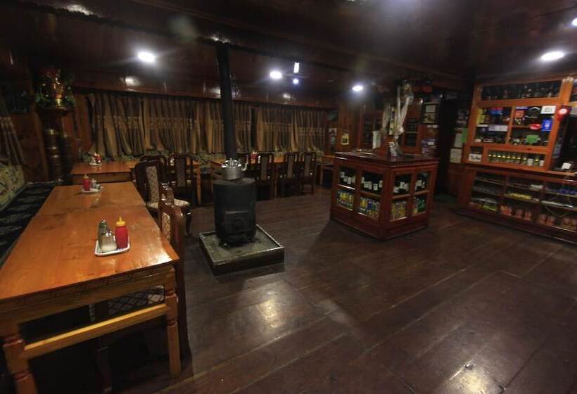 ホテル Himalayan Lodge