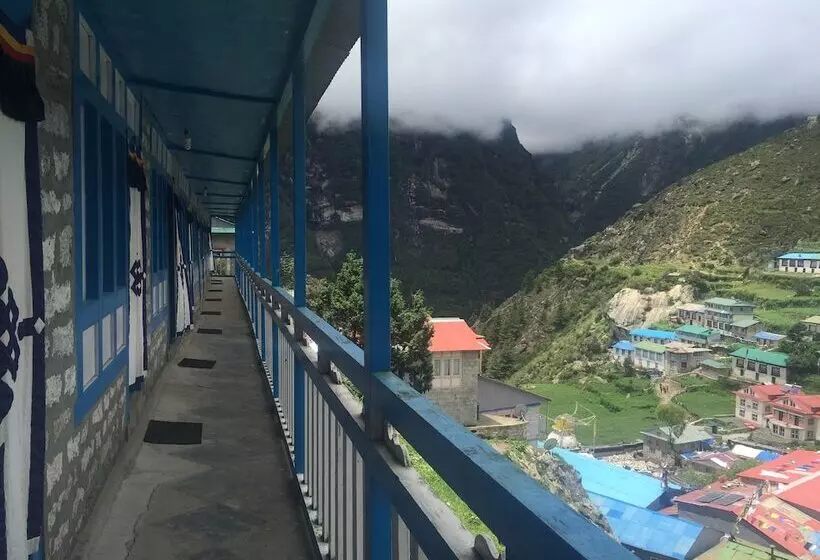 هتل Himalayan Lodge