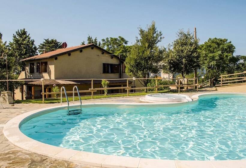 בית מלון כפרי Agriturismo La Luciana